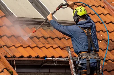 Démoussage et hydrofuge de toiture à Merlieux-et-Fouquerolles